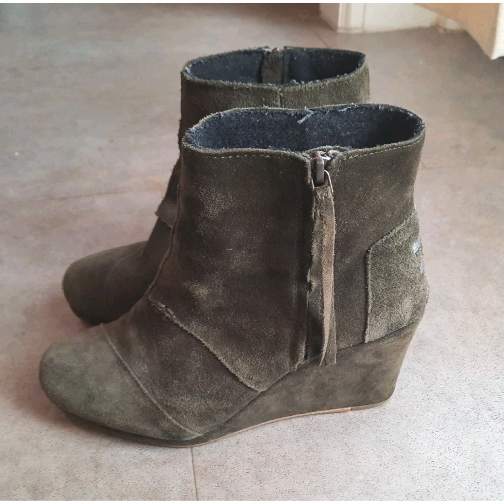 Toms Booties Women Size 8.5 Green Pre-owned